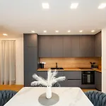 Solmaredeluxe شقة